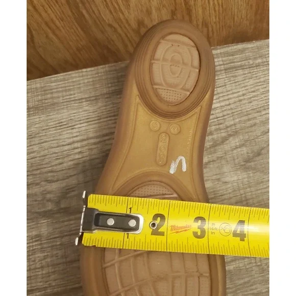 Crocs Isabella Sandals T-Strap Flat Shoes Women's Size 5 Bronze Gold - Picture 11 of 12